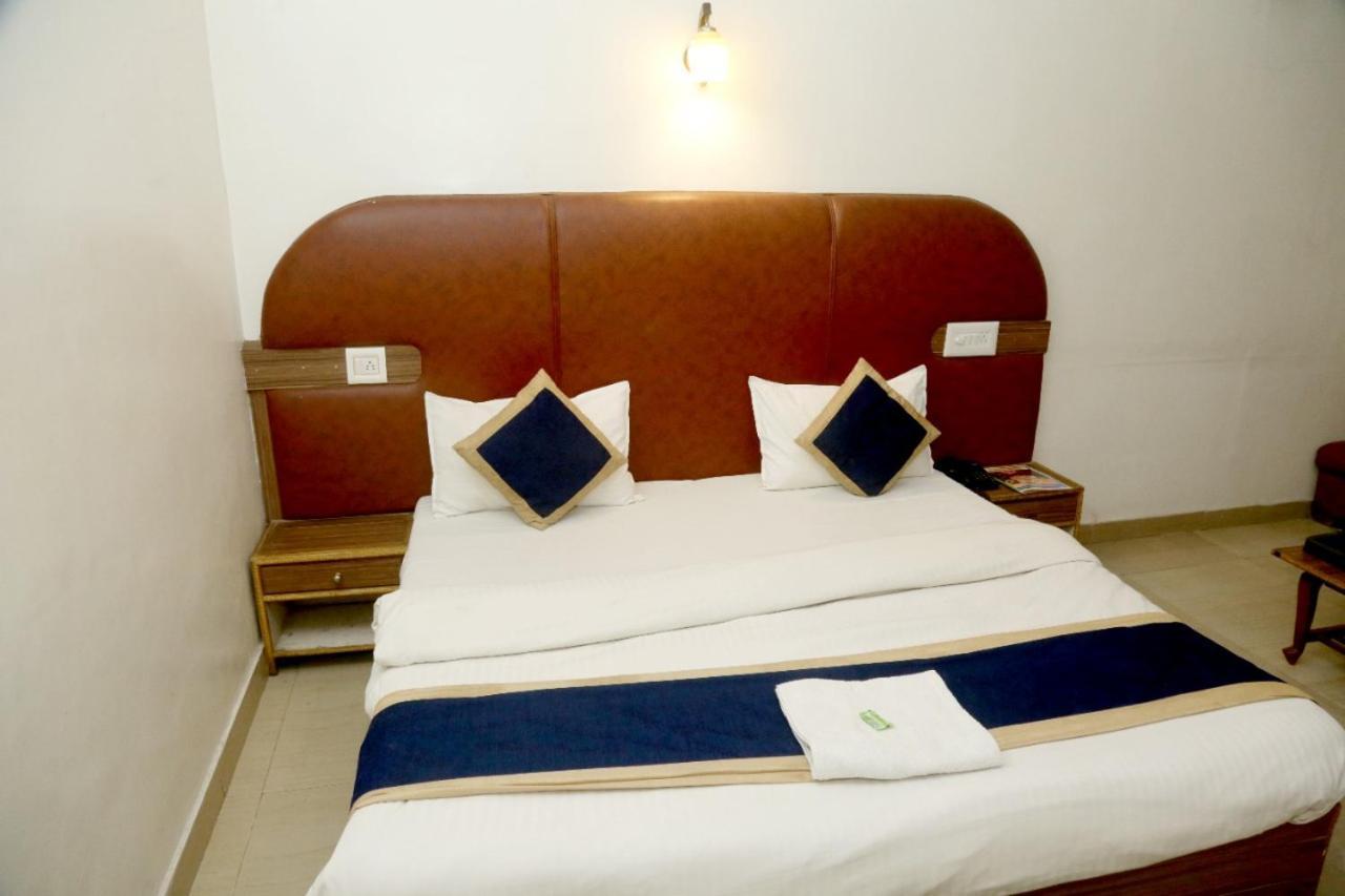 Fabhotel India International Near New Delhi Railway Station Room photo